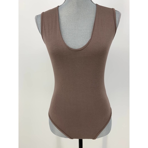 Boohoo Tops - NWT Boohoo Women’s 4P Petite Brown Mocha Low Scoop Neck Sleeveless Bodysuit